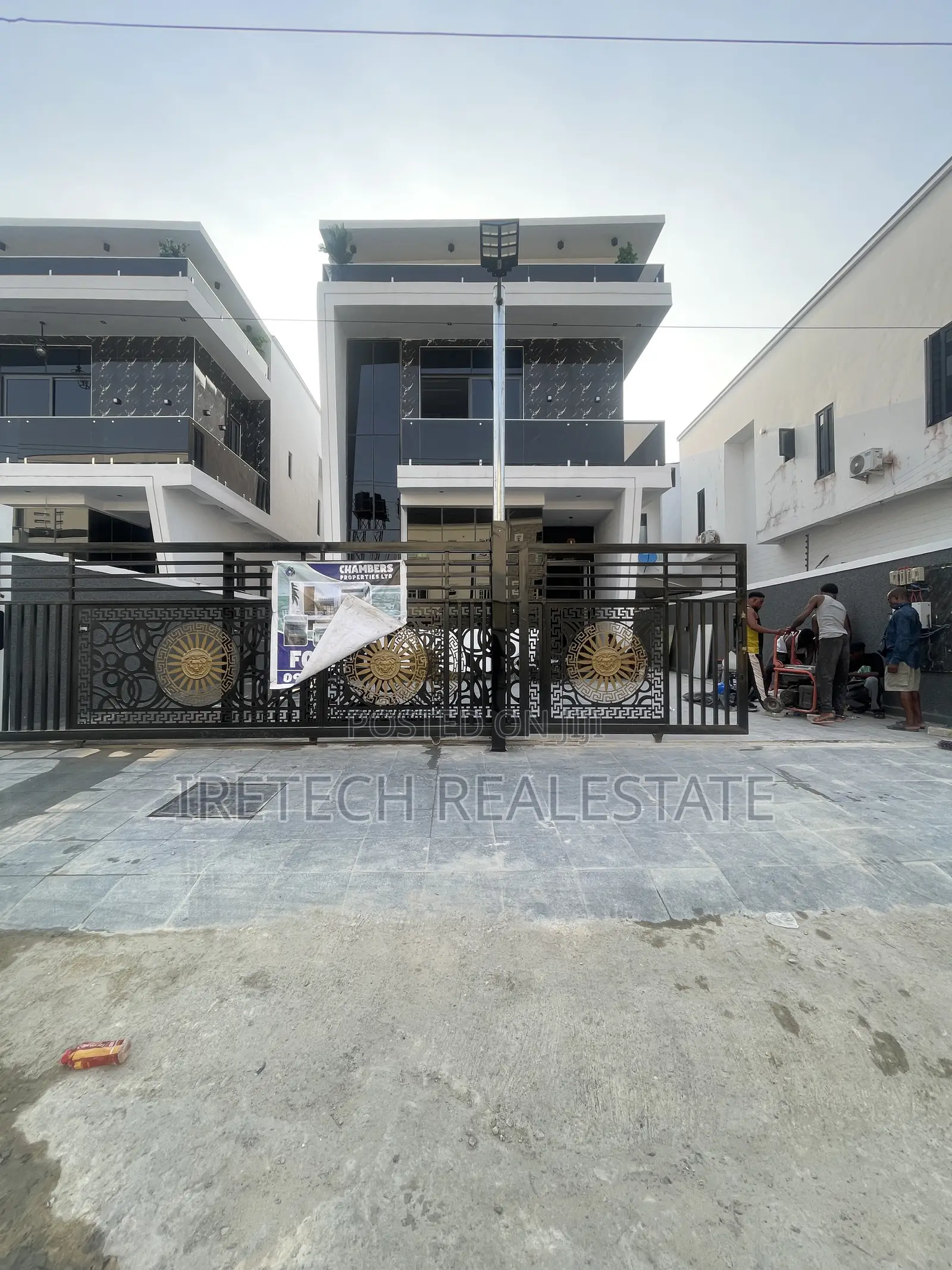 5bdrm Duplex in In A Well Secured, Sangotedo for sale in Sangotedo
