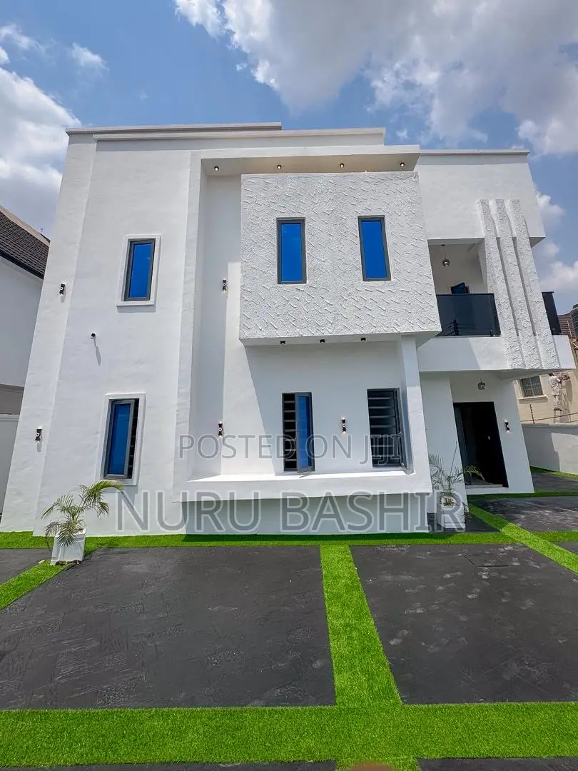 4bdrm Duplex in Oluyole Estate for sale in Oluyole Estate