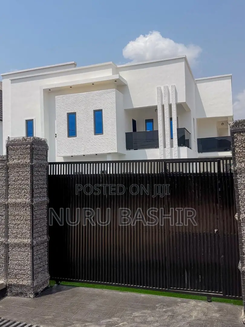 4bdrm Duplex in Oluyole Estate for sale in Oluyole Estate