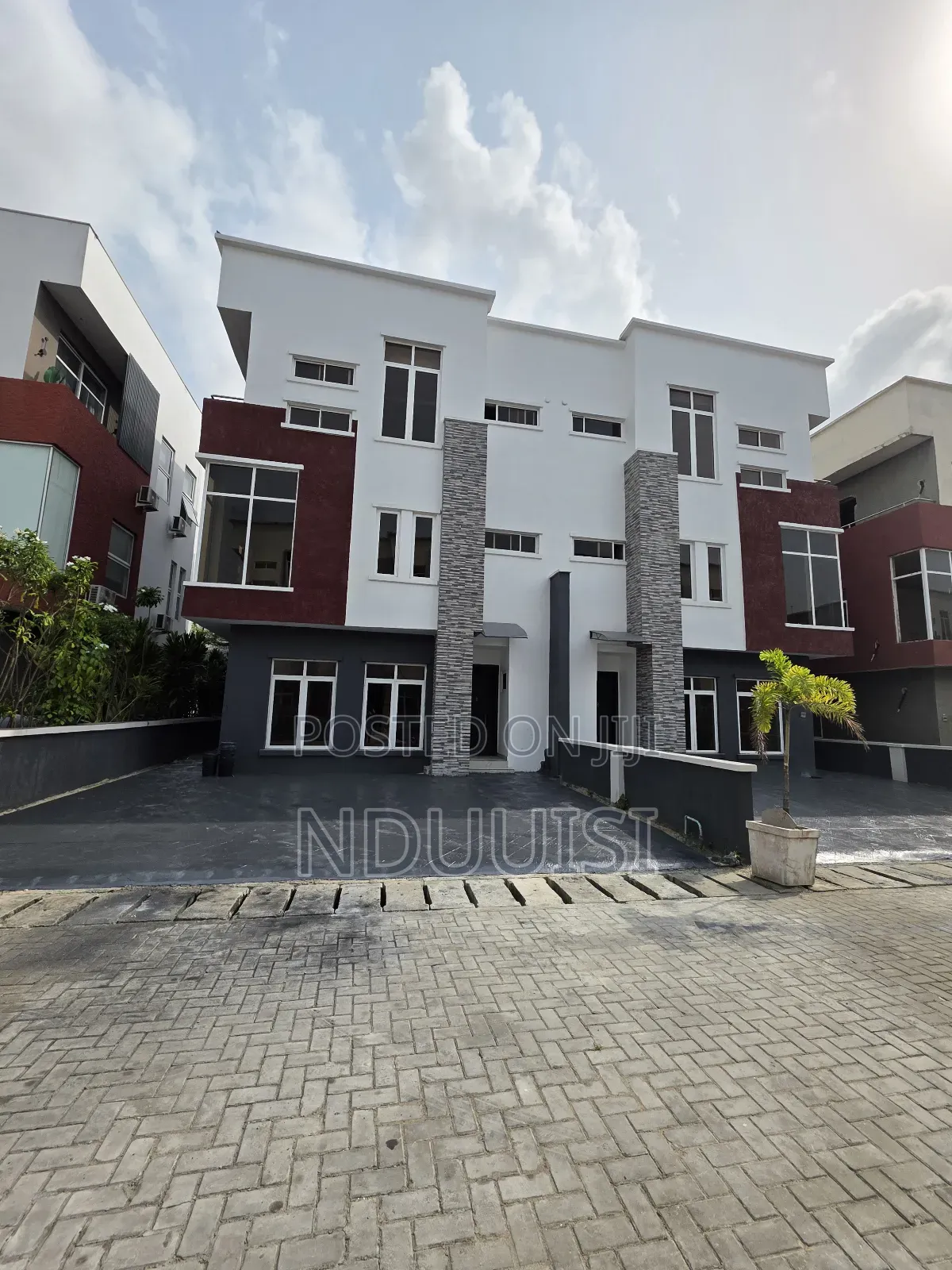 4bdrm Duplex in Osapa london for sale in Osapa london