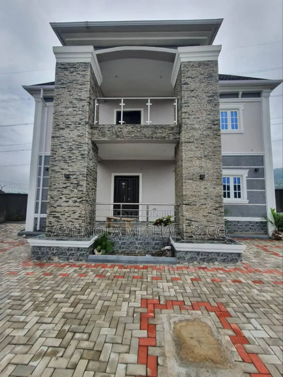4bdrm Duplex in Fo1 Kubwa District for sale in Kubwa