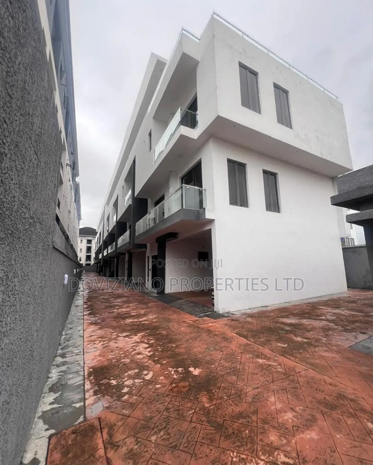 4bdrm Duplex in Idowu Taylor for sale in Idowu Taylor