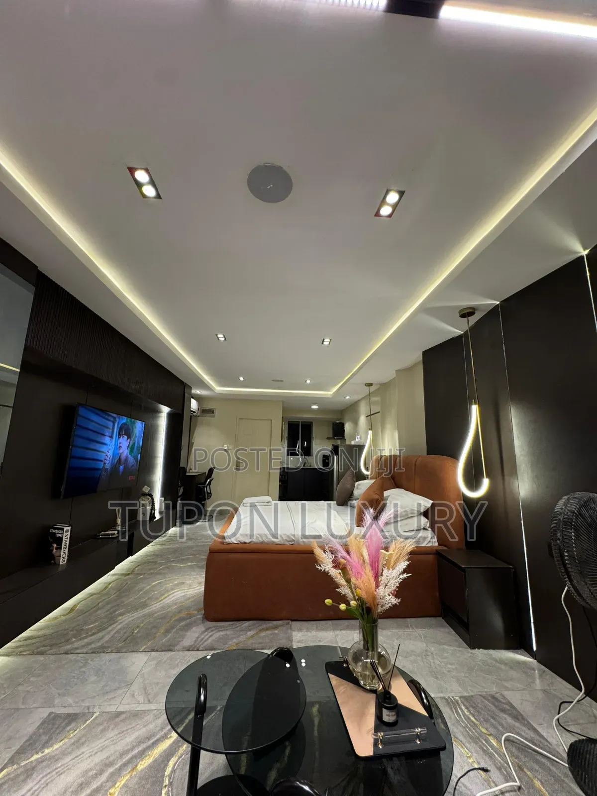 Spacious Studio Apartment With Mini Sea View a Work Space in Lekki Phase 1