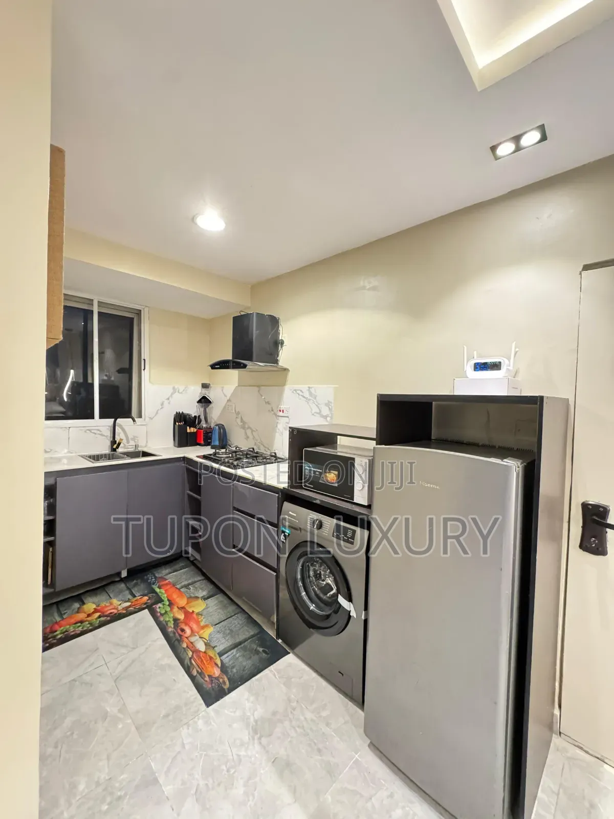 Spacious Studio Apartment With Mini Sea View a Work Space in Lekki Phase 1