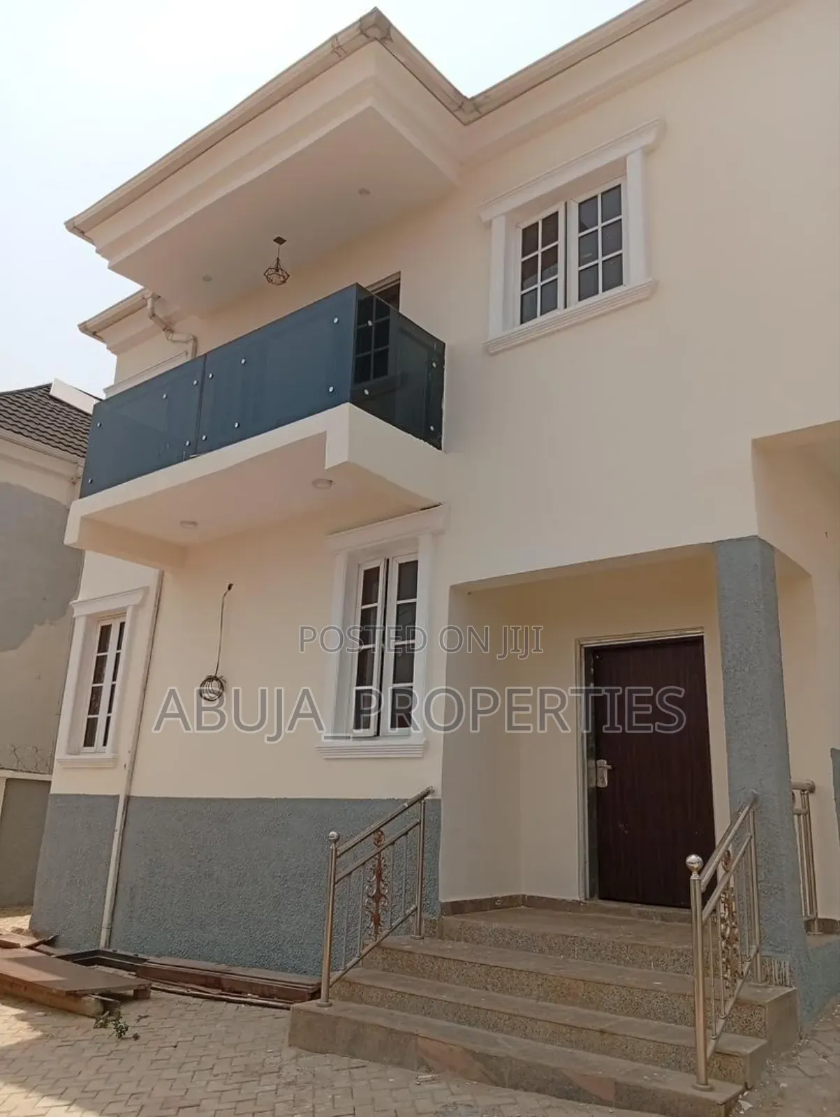 4bdrm Duplex in In A Secured Estate, Asokoro for rent in Asokoro