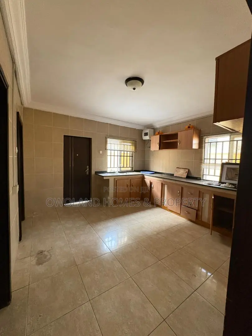 4bdrm Duplex in Lekki County Ikota for rent in Lekki