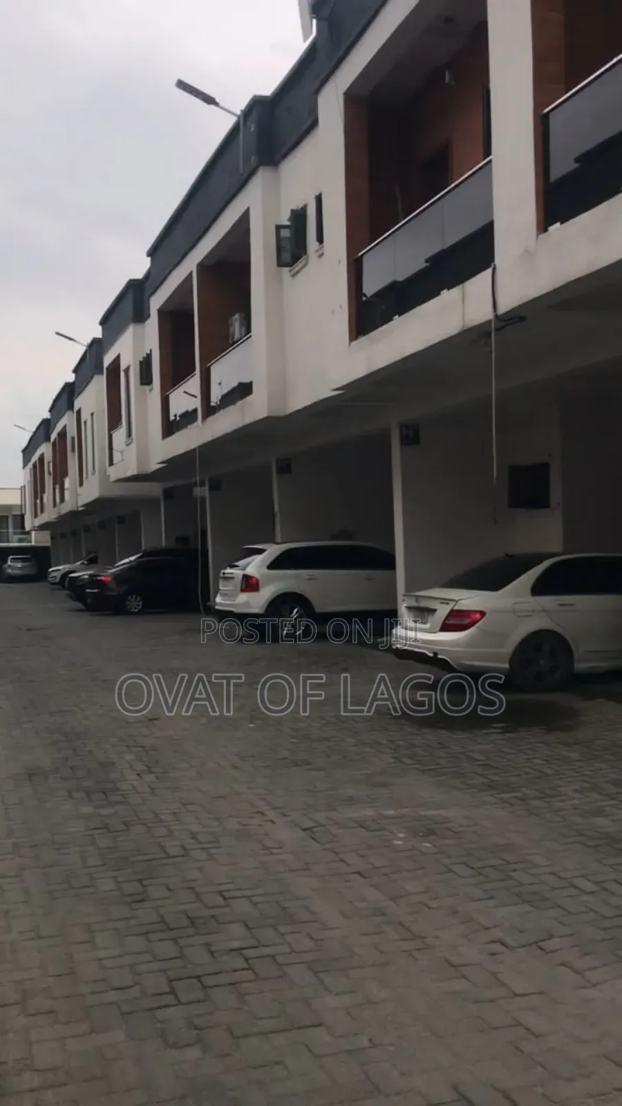 4bdrm Duplex in Ikota Villa for rent in Ikota