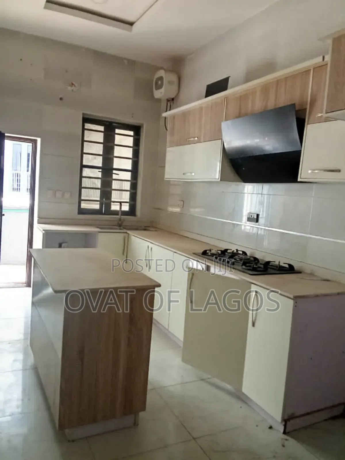 4bdrm Duplex in Ikota Villa for rent in Ikota
