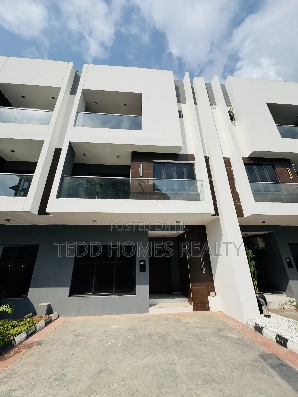 4bdrm Duplex in Off Freedom Way, Lekki Phase 1 for rent in Lekki Phase 1