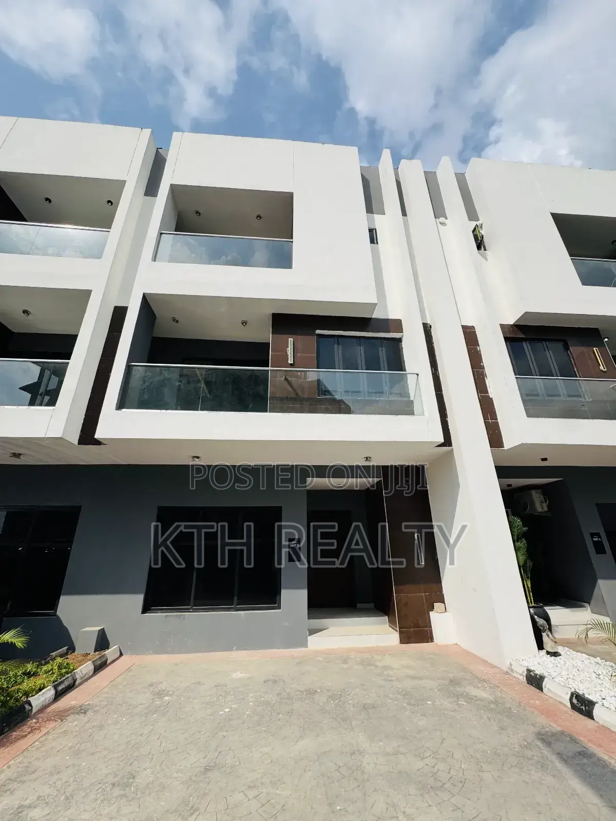 4bdrm Duplex in Off Freedom Way, Lekki Phase 1 for rent in Lekki Phase 1