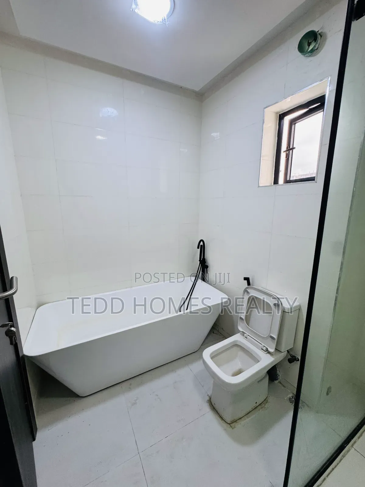4bdrm Duplex in Off Freedom Way, Lekki Phase 1 for rent in Lekki Phase 1