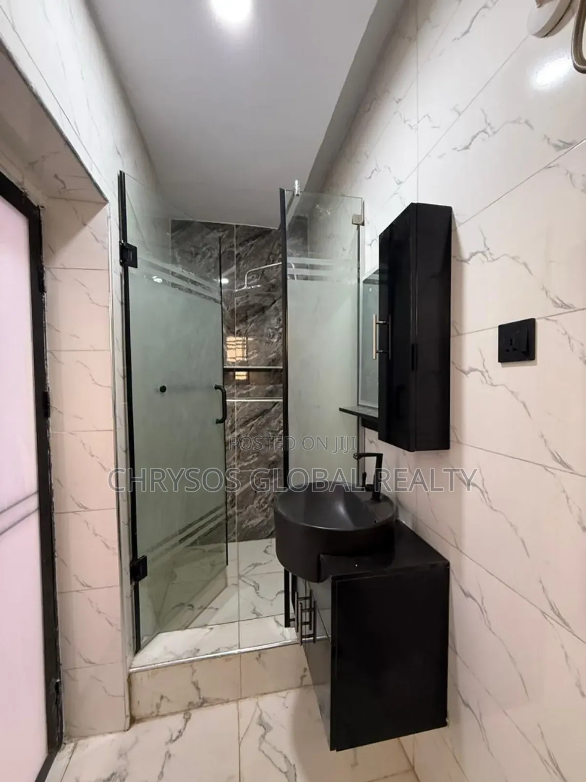 3bdrm Block of Flats in Okebadan Estate for rent in Akobo