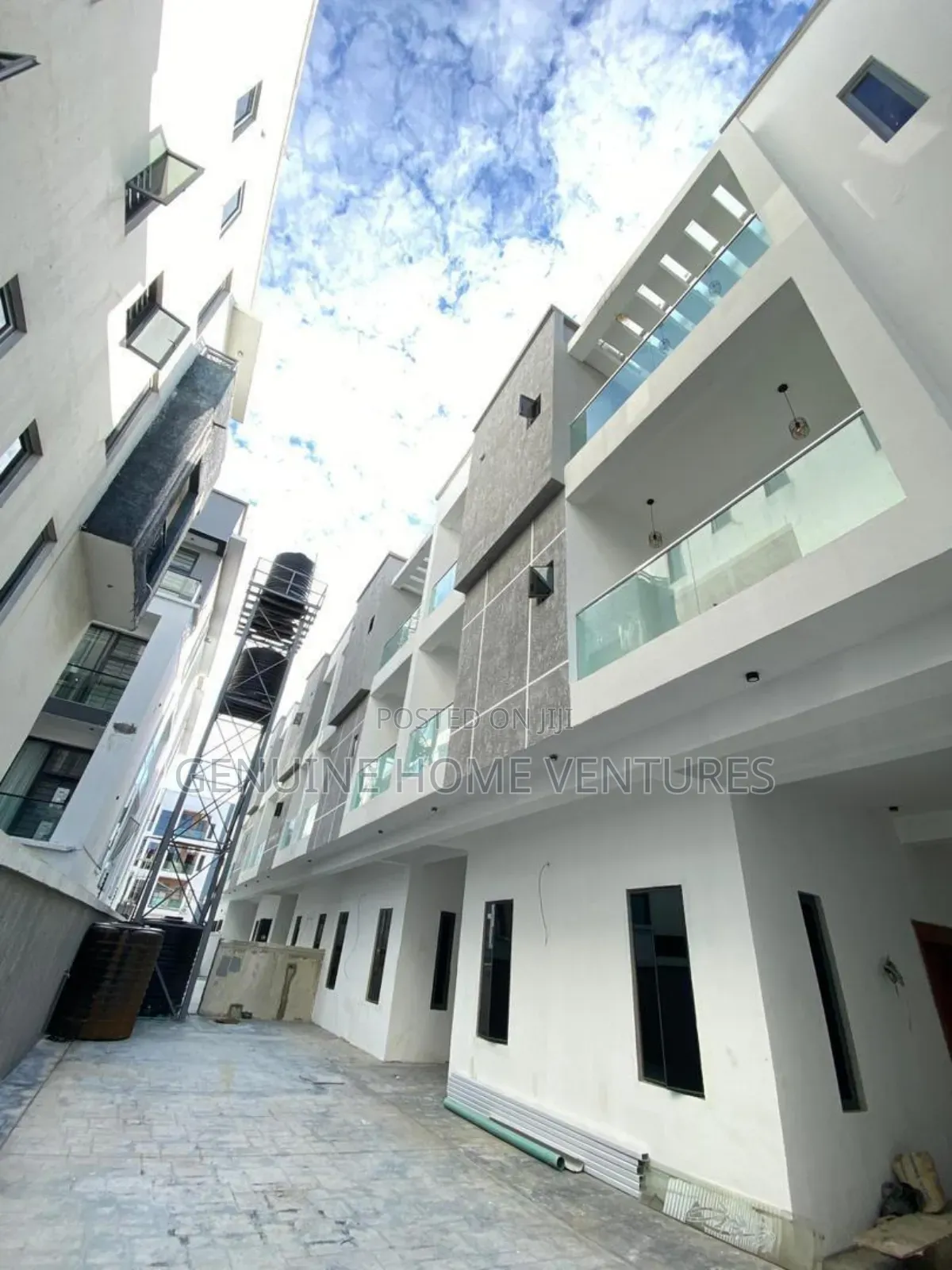 4bdrm Duplex in Ologolo for sale in Ologolo