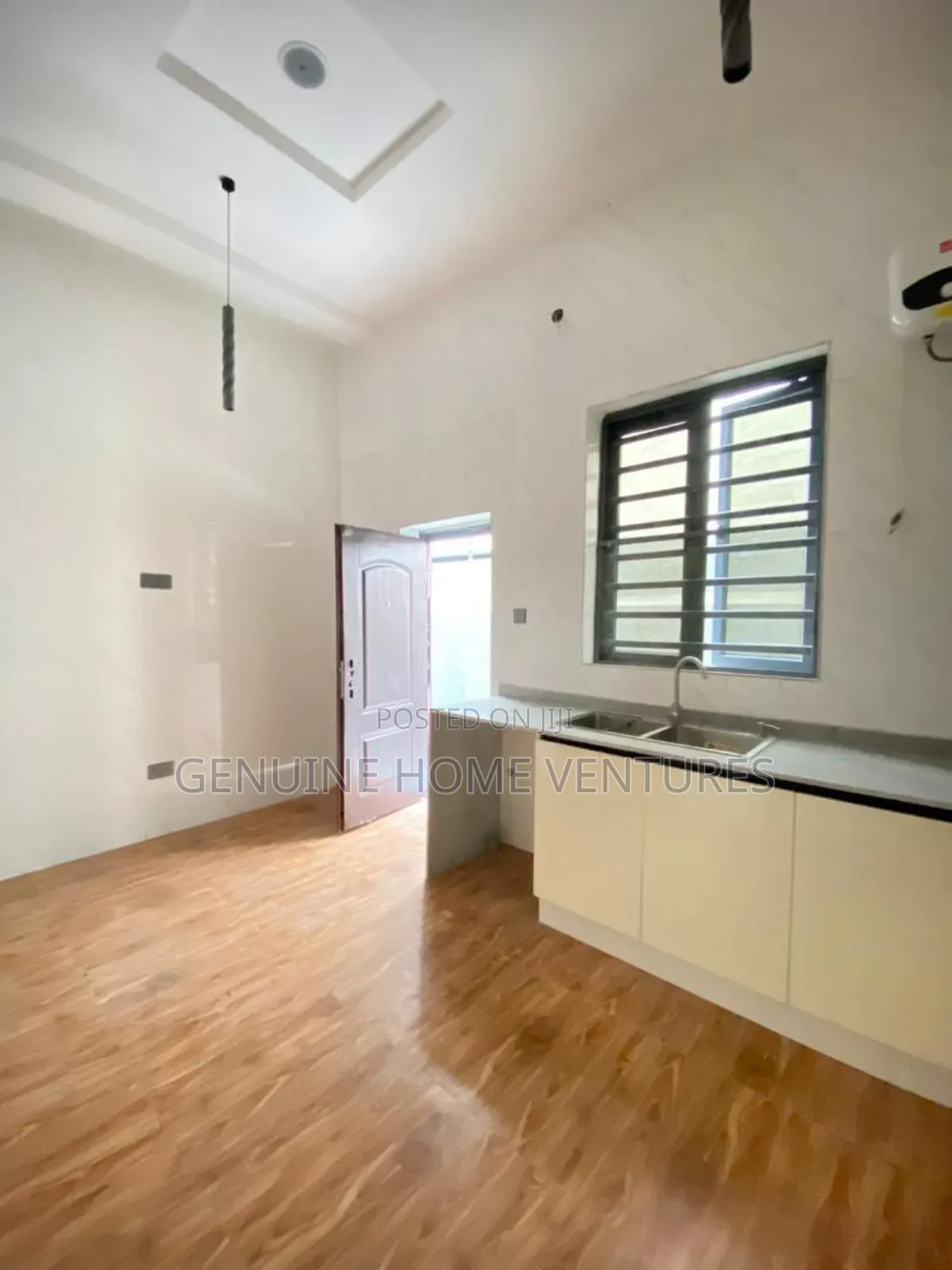 4bdrm Duplex in Ologolo for sale in Ologolo