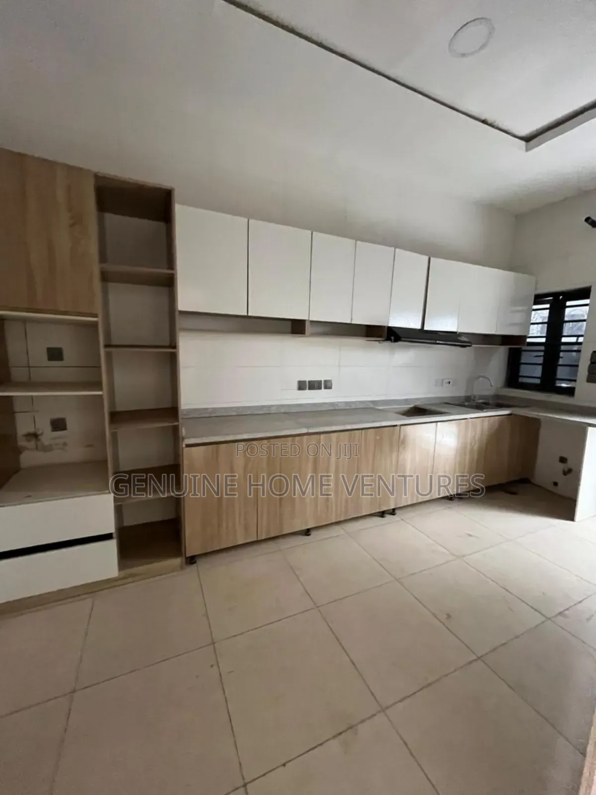4bdrm Duplex in Orchid, Chevron for sale in Chevron