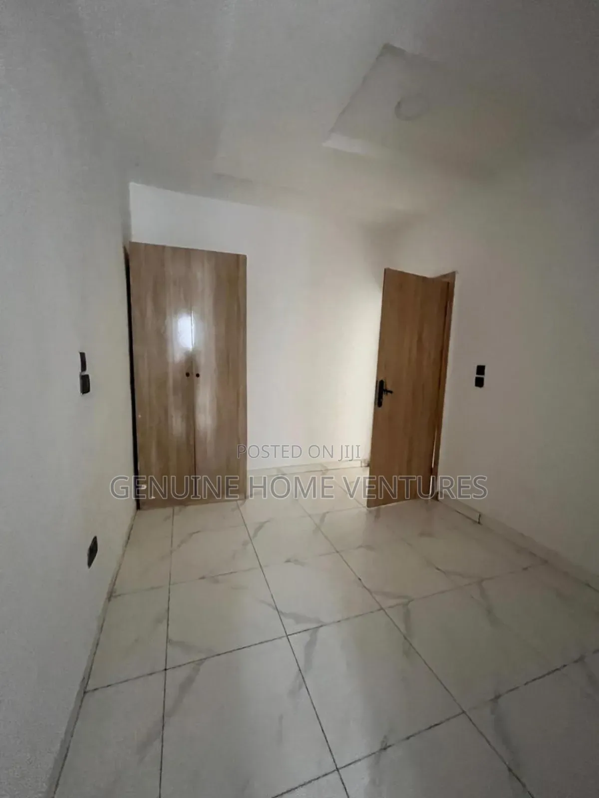 4bdrm Duplex in Orchid, Chevron for sale in Chevron