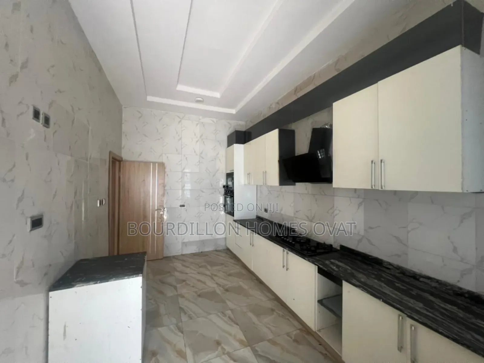 4bdrm Duplex in Ikota Villa Estate for rent in Ikota