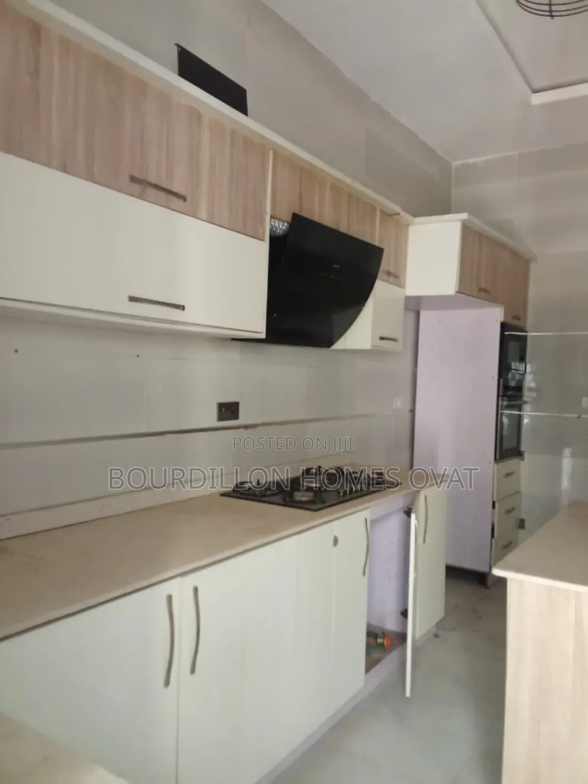 4bdrm Duplex in Ikota Villa Estate for rent in Ikota