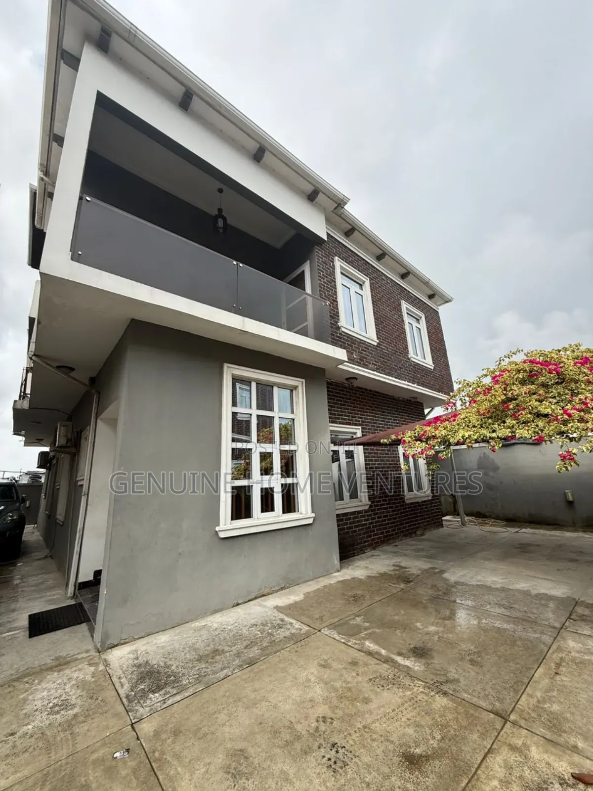 5bdrm Duplex in Brownstone Estate for sale in Ikate