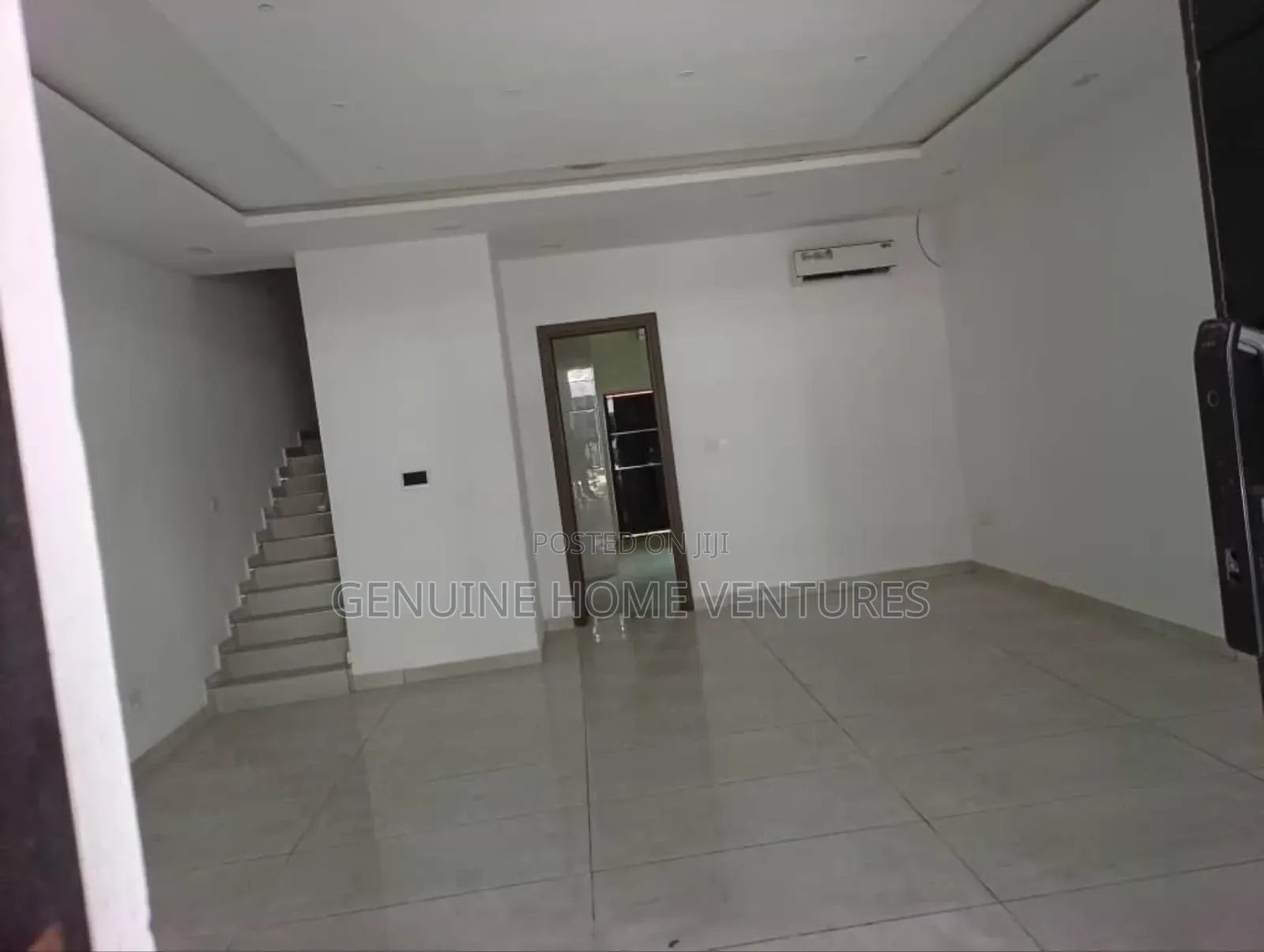 3bdrm Apartment in Ikate Elegushi for sale in Ikate-Elegushi