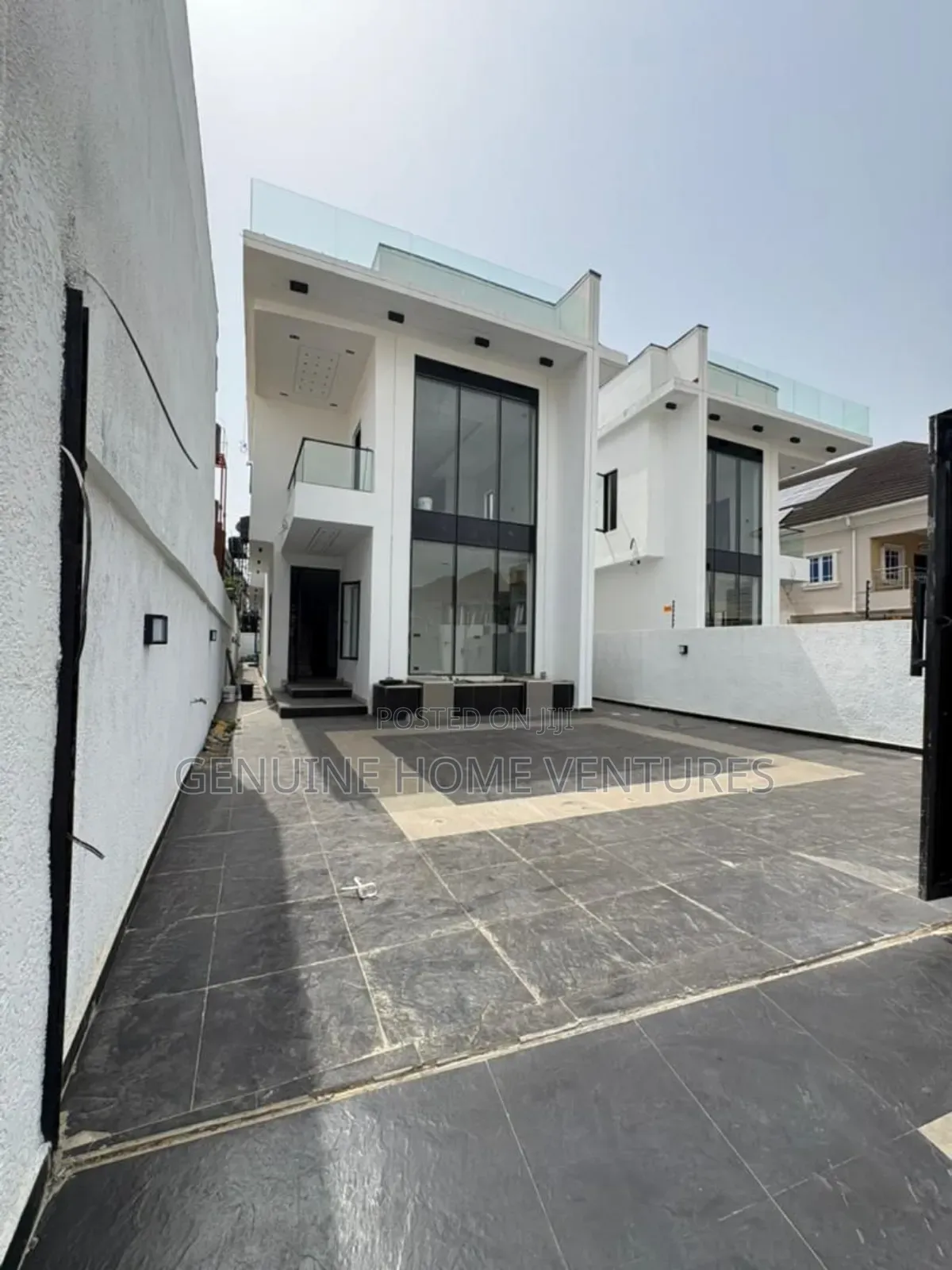 5bdrm Duplex in Ikota Lekki for sale in Ikota