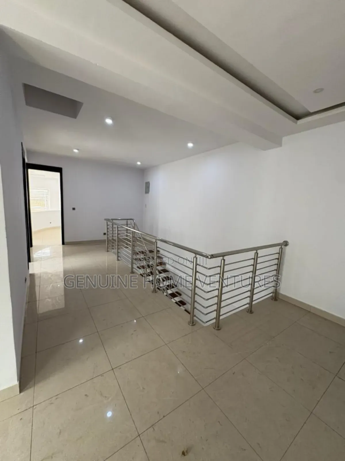 5bdrm Duplex in Osapa for sale in Osapa london
