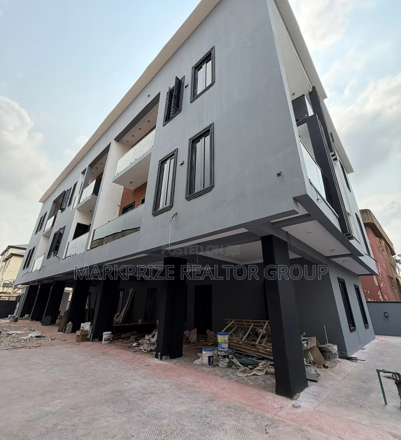 5bdrm Duplex in Ajao Estate Airport for sale in Ajao Estate