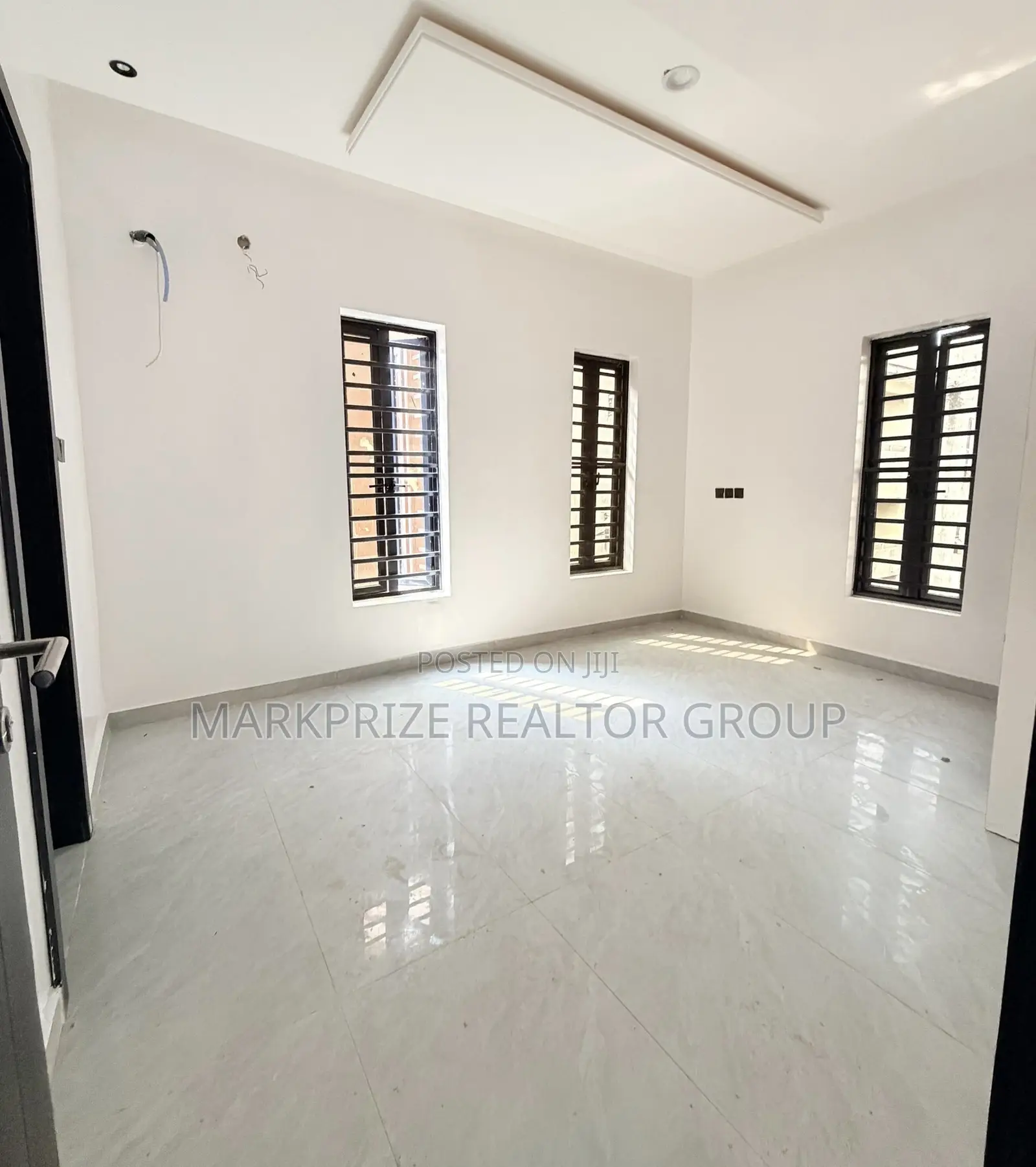 5bdrm Duplex in Ajao Estate Airport for sale in Ajao Estate