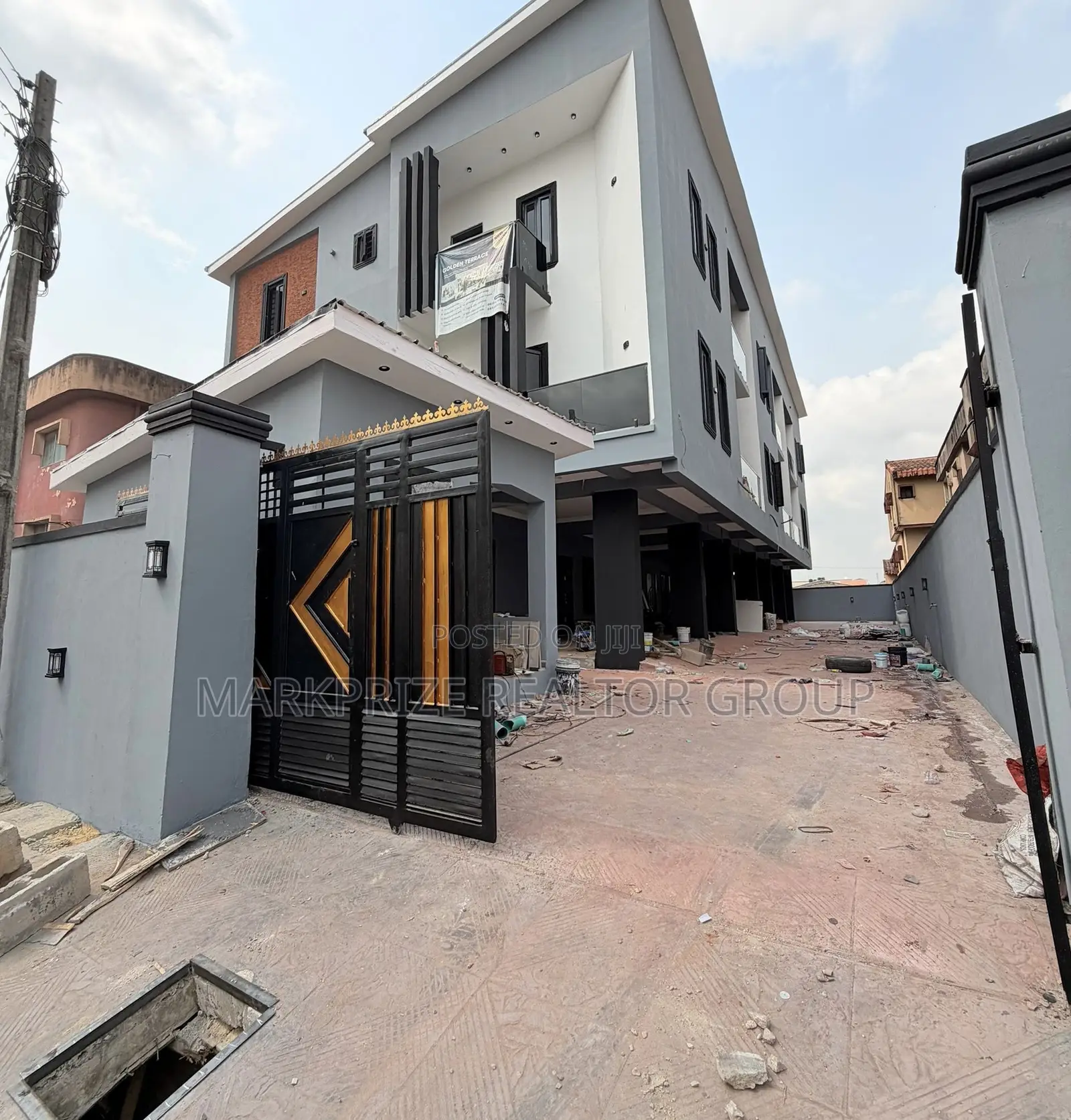 5bdrm Duplex in Ajao Estate Airport for sale in Ajao Estate