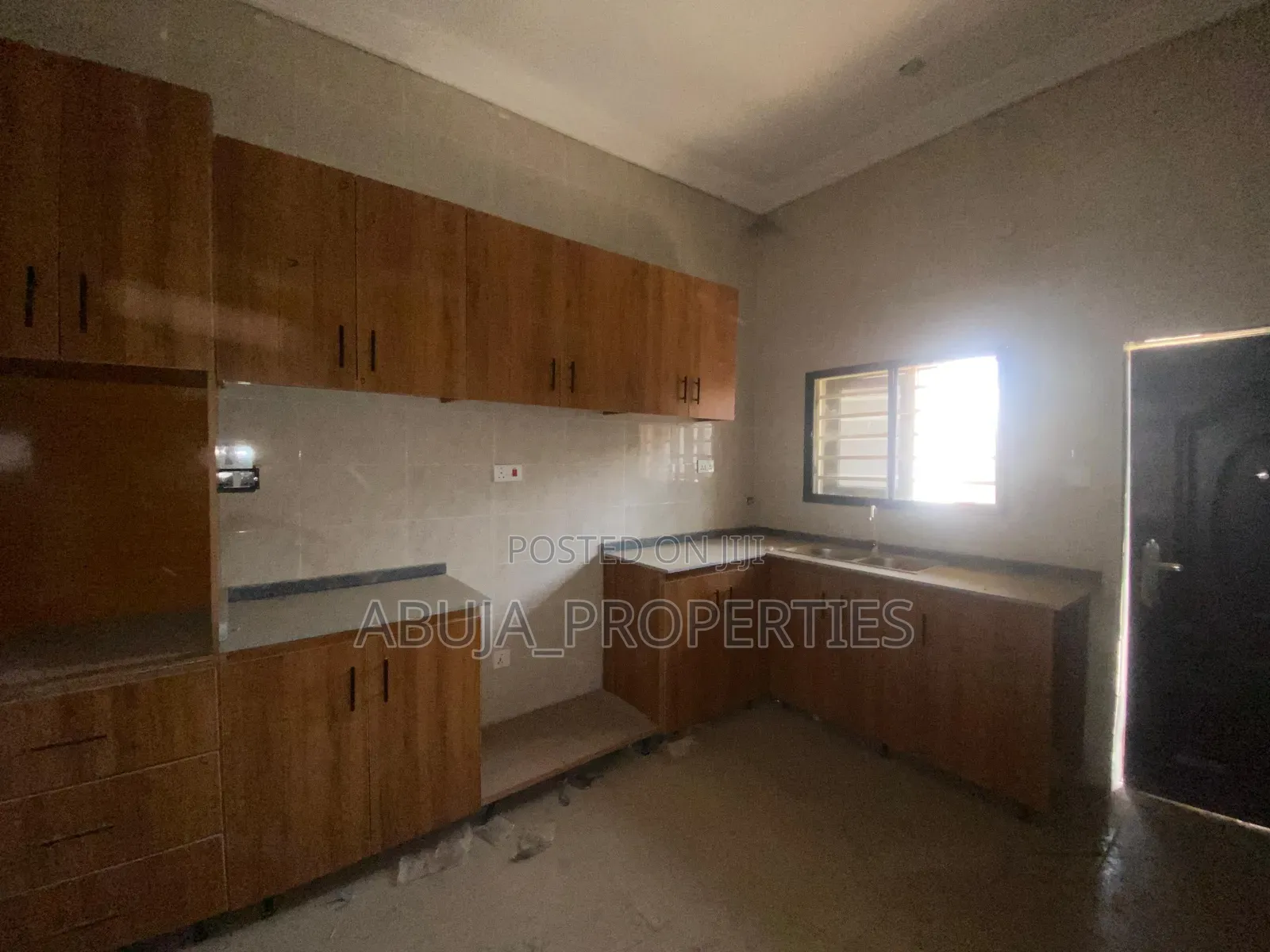 4bdrm Duplex in In A Secured Estate, Idu for sale in Idu