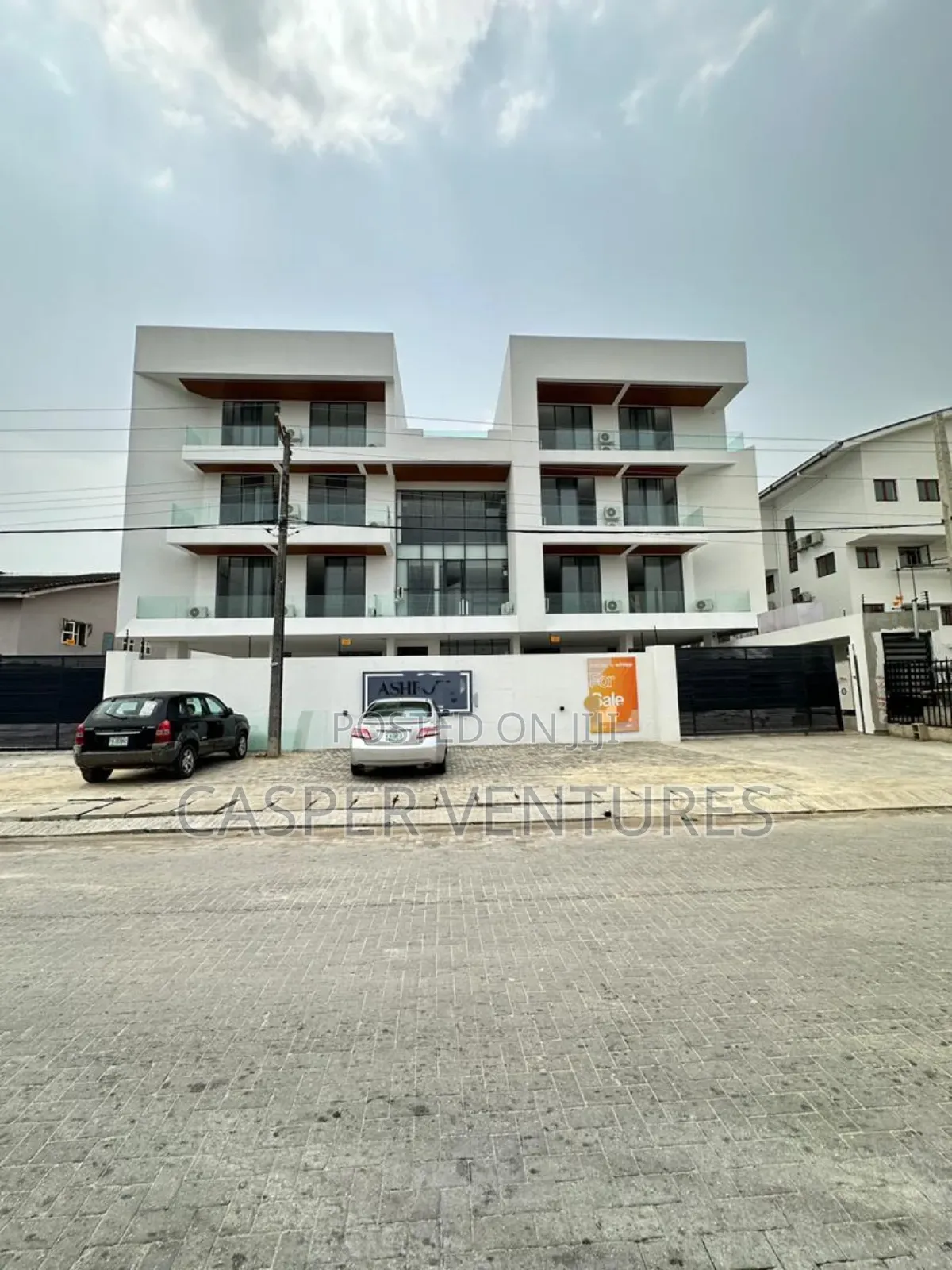 2bdrm Apartment in Off Admiralty Way, Lekki Phase 1 for sale in Lekki Phase 1