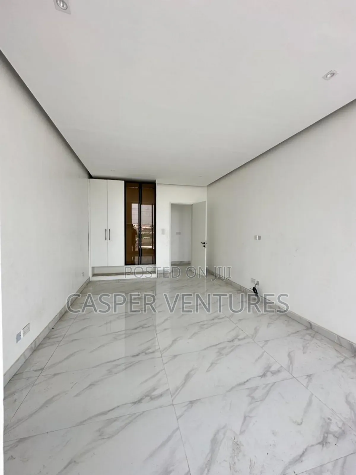 2bdrm Apartment in Off Admiralty Way, Lekki Phase 1 for sale in Lekki Phase 1