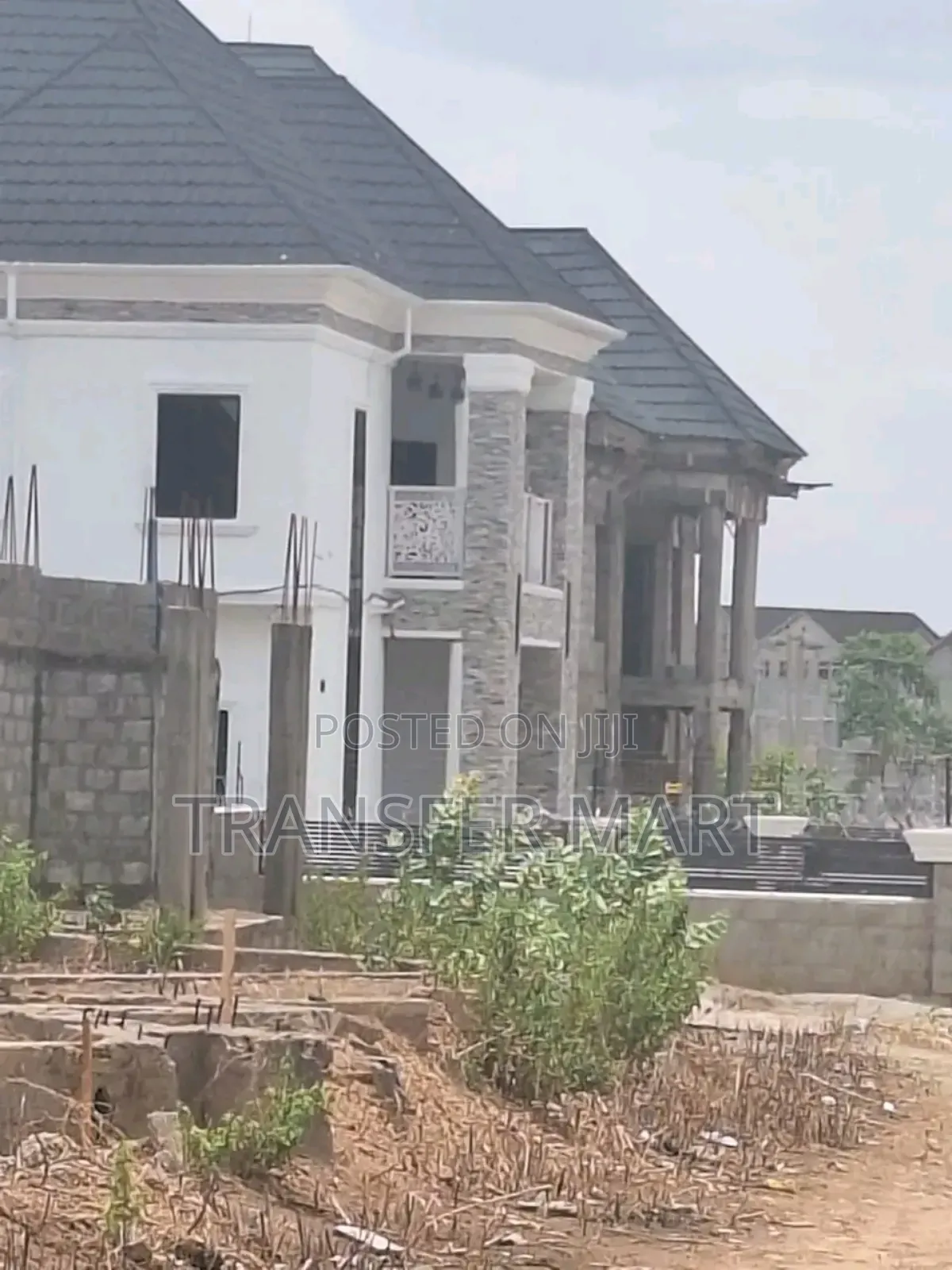 Lugbe, Off Airport Road Abuja. 5 Bedroom Detached Duplex!! in Sabon Lugbe