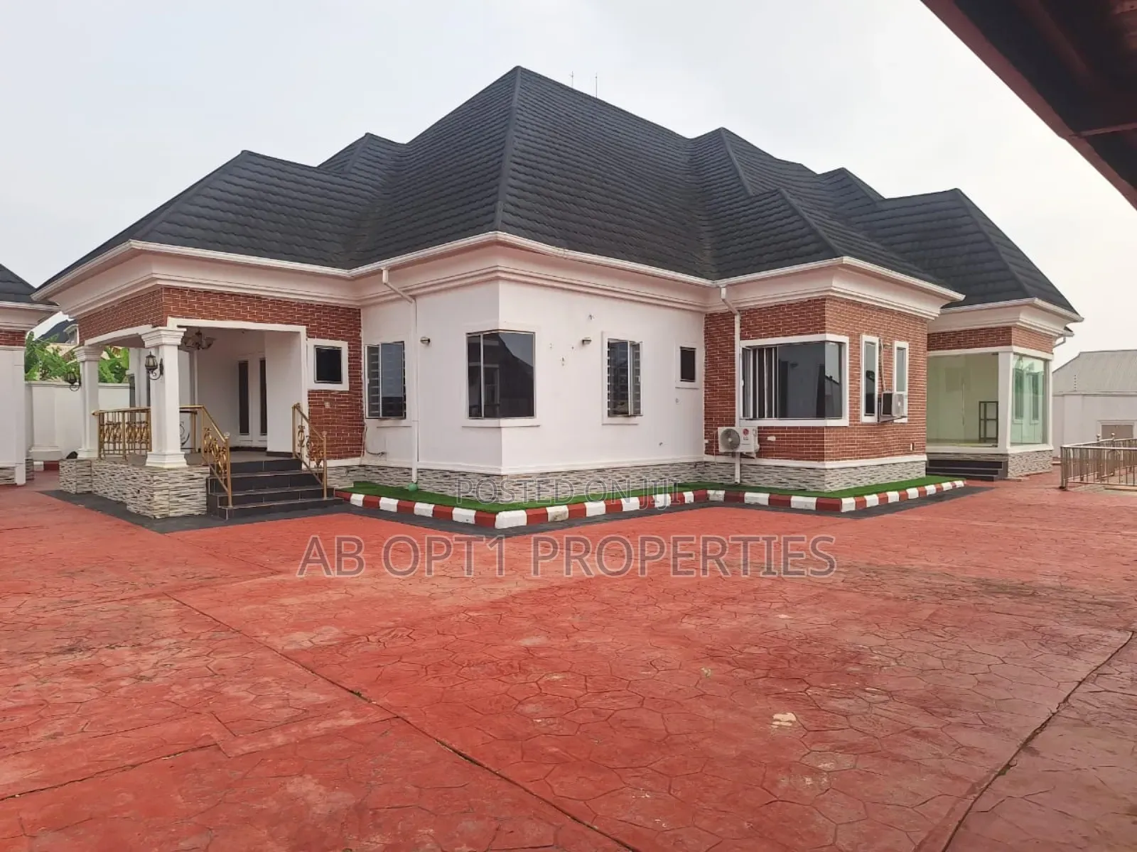 4bdrm Bungalow in Amagba, Gra, Benin City for sale in Benin City