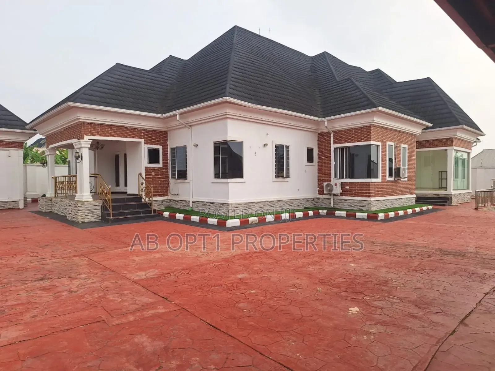 4bdrm Bungalow in Amagba, Gra, Benin City for sale in Benin City