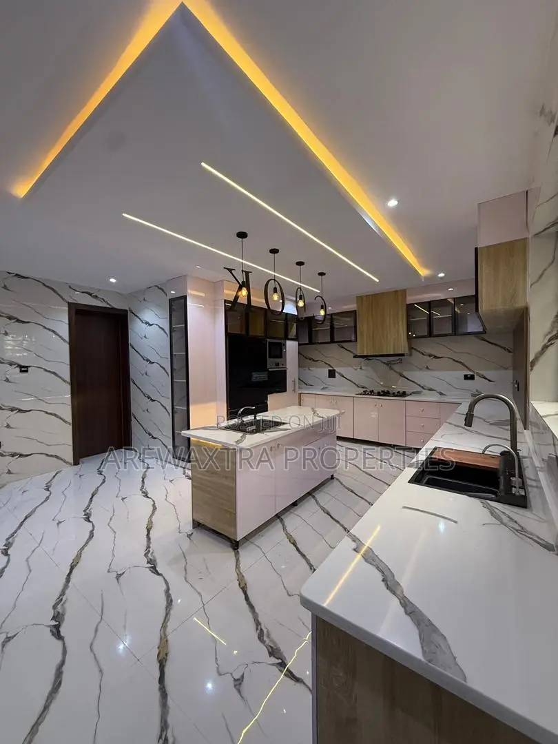 5 Bedroom Modern Duplex and Bq for Sale in Basorun