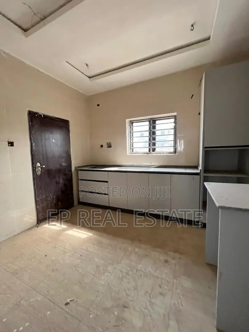 4bdrm Duplex in Dakwo District for sale in Dakwo District