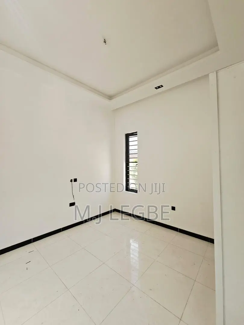 5bdrm Duplex in Ajah for sale in Ajah