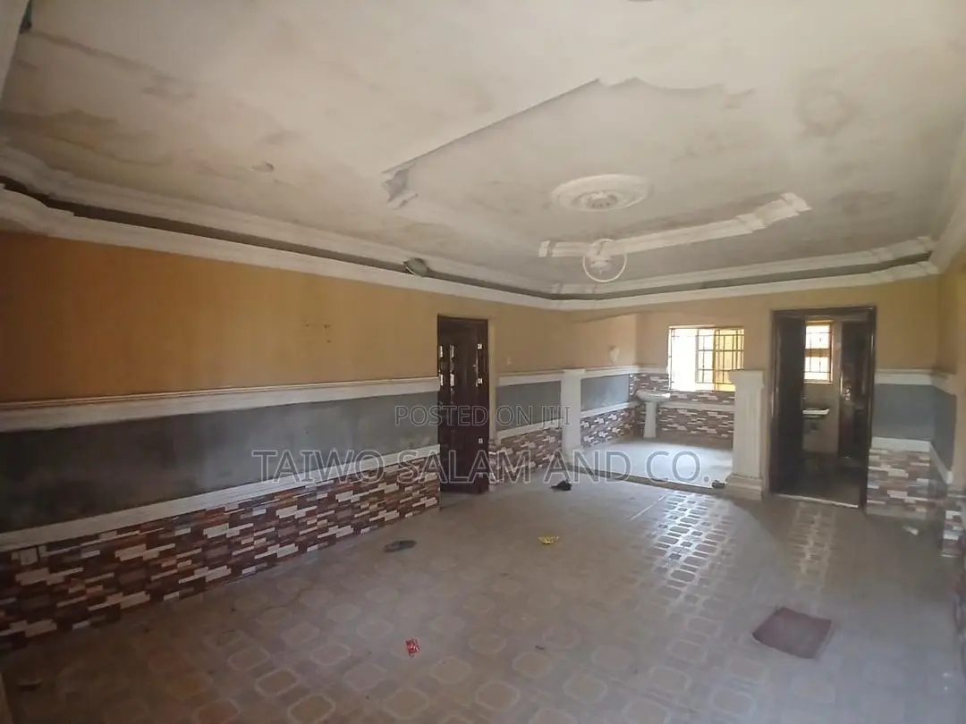 3bdrm Bungalow in Karinkapo Estate, Akala Express for sale in Akala Express