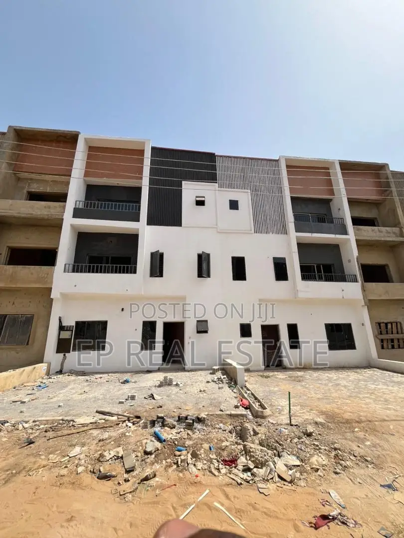 4bdrm Duplex in Dakwo District for sale in Dakwo District