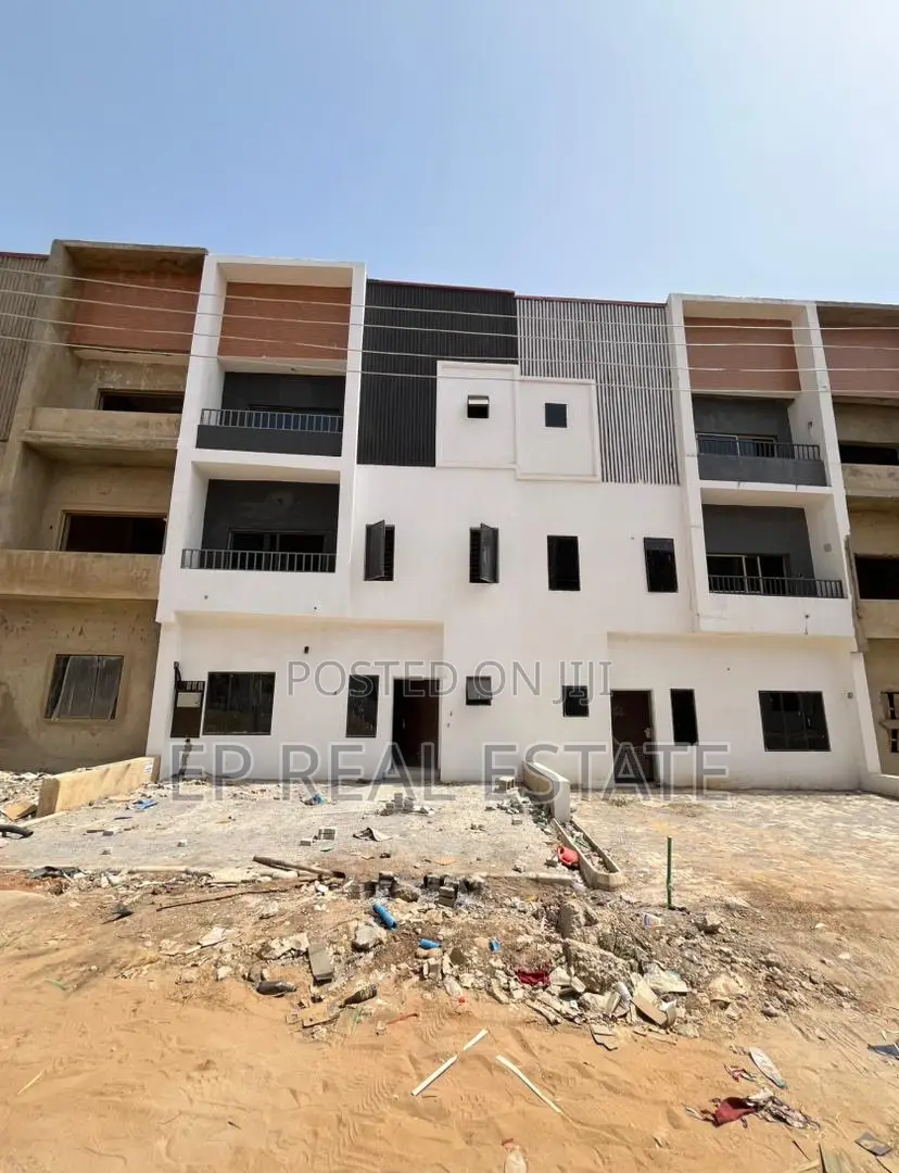 4bdrm Duplex in Dakwo District for sale in Dakwo District