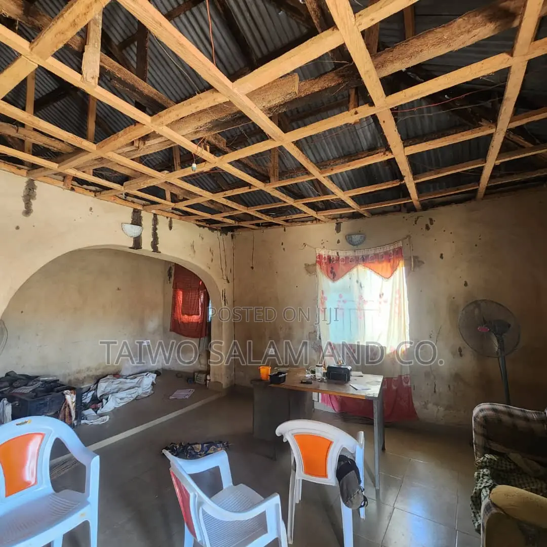 2bdrm Bungalow in Omi Adio for sale in Omi Adio