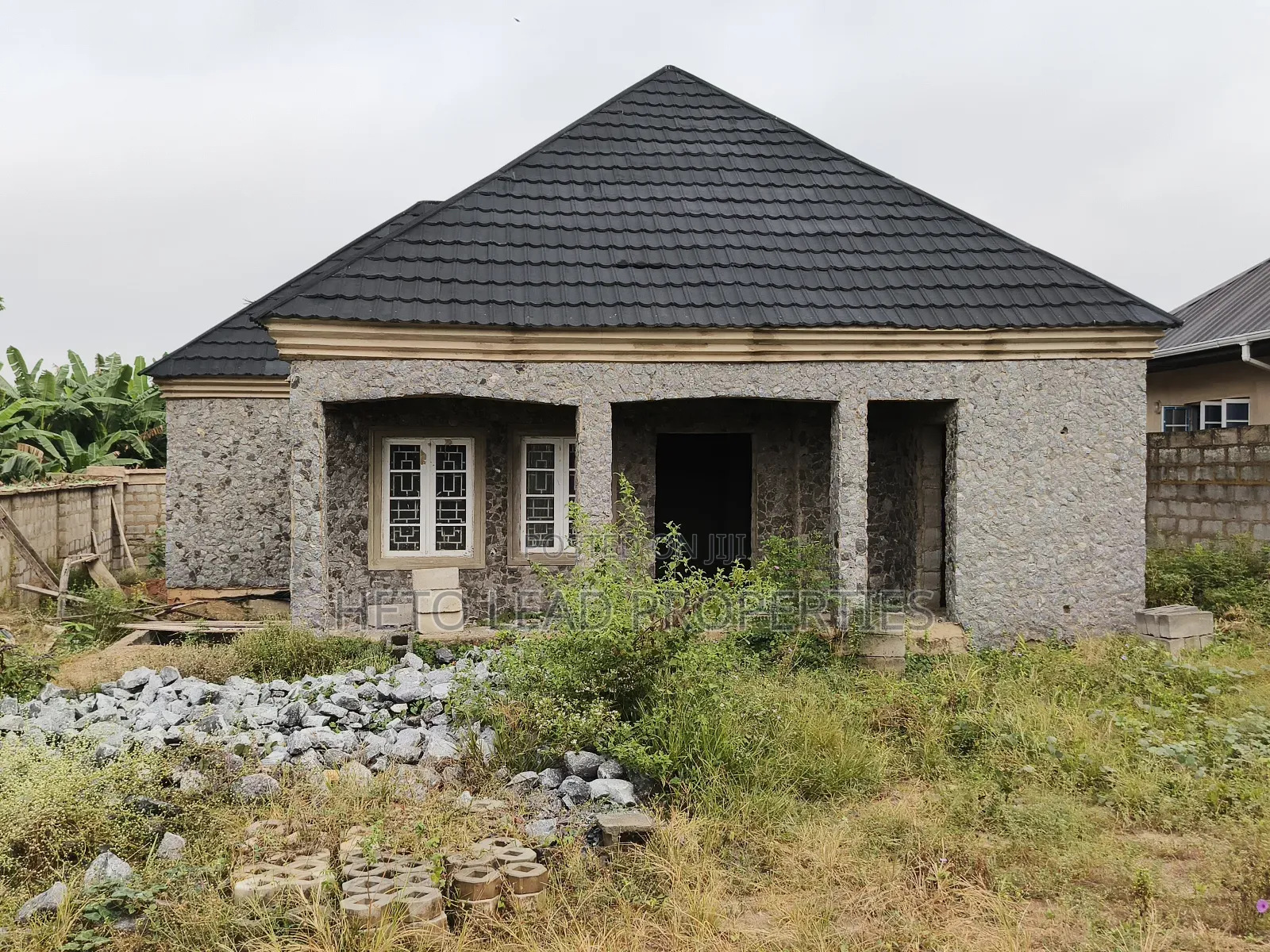 2bdrm Bungalow in Sheu Ologun Eru, Ologuneru for sale in Ologuneru