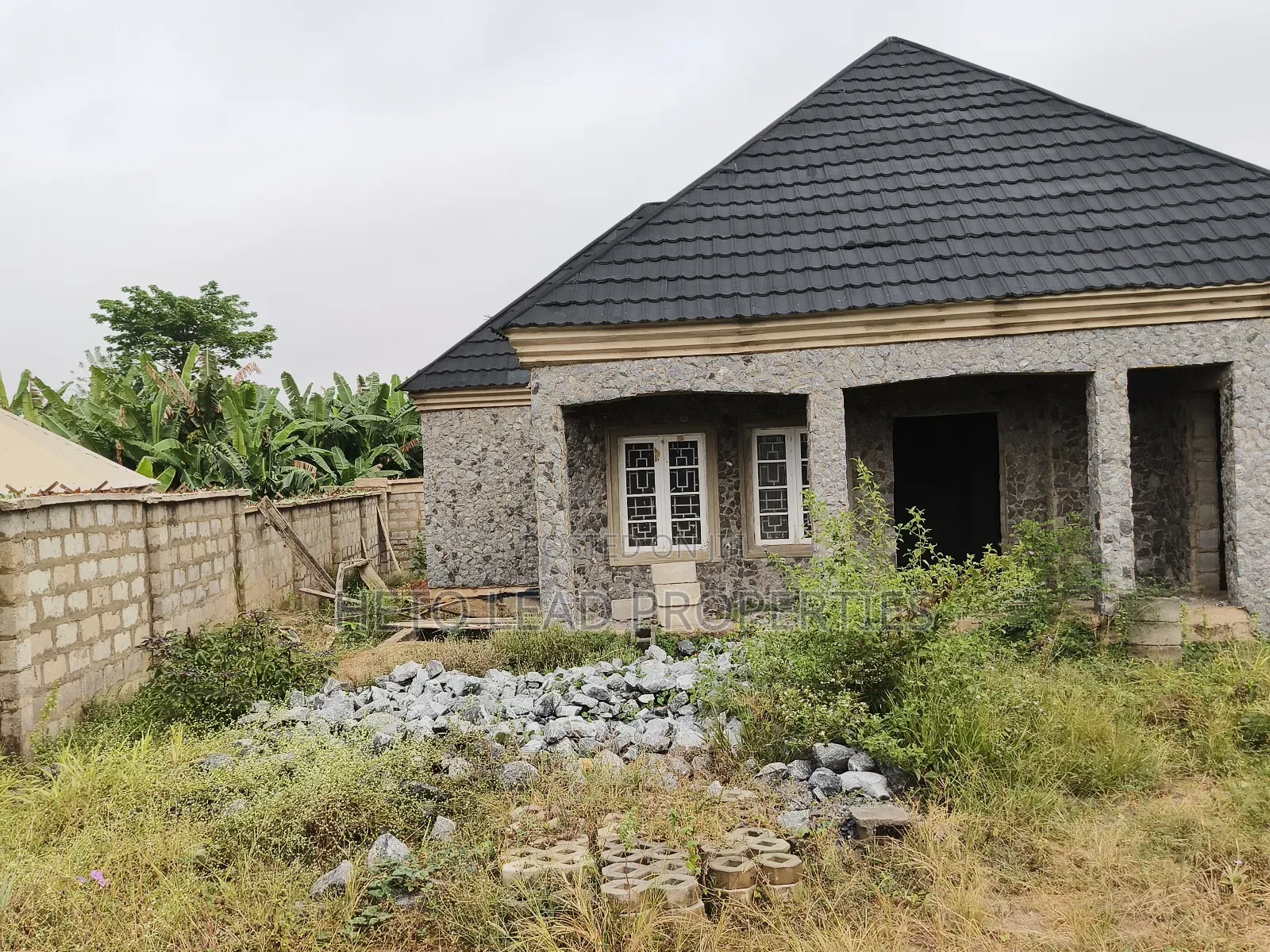 2bdrm Bungalow in Sheu Ologun Eru, Ologuneru for sale in Ologuneru