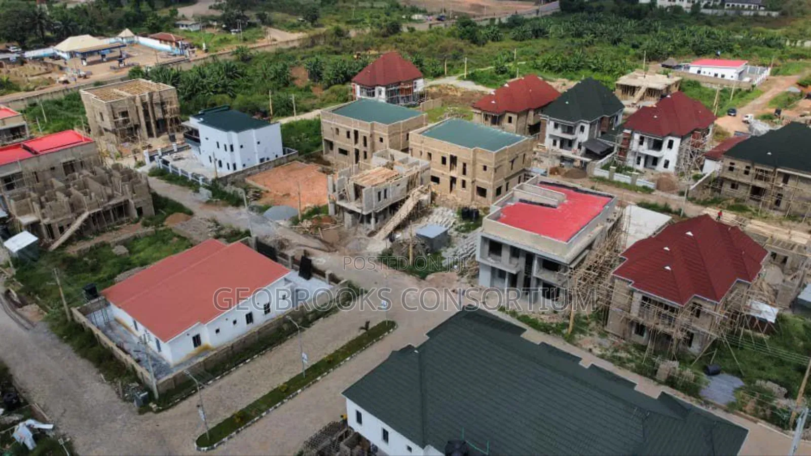 1000sqm Completely Dry Land for Sale at Rayfield Gardens City Estate. in Akala Express