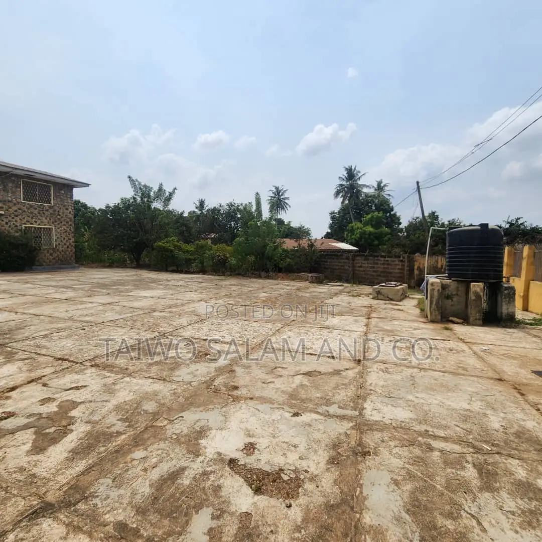 4bdrm Block of Flats in Apata for sale in Apata