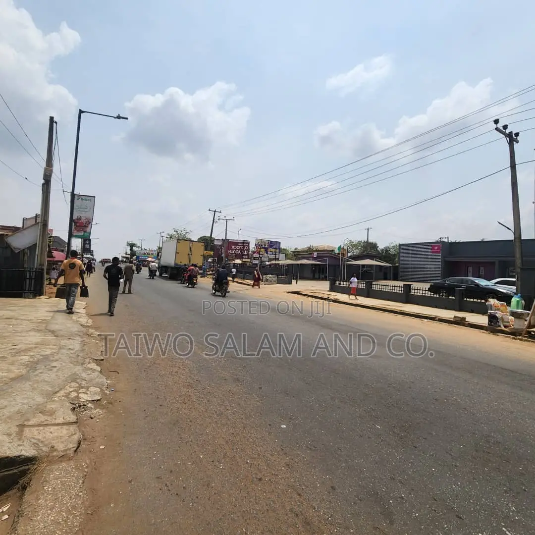 4bdrm Block of Flats in Apata for sale in Apata
