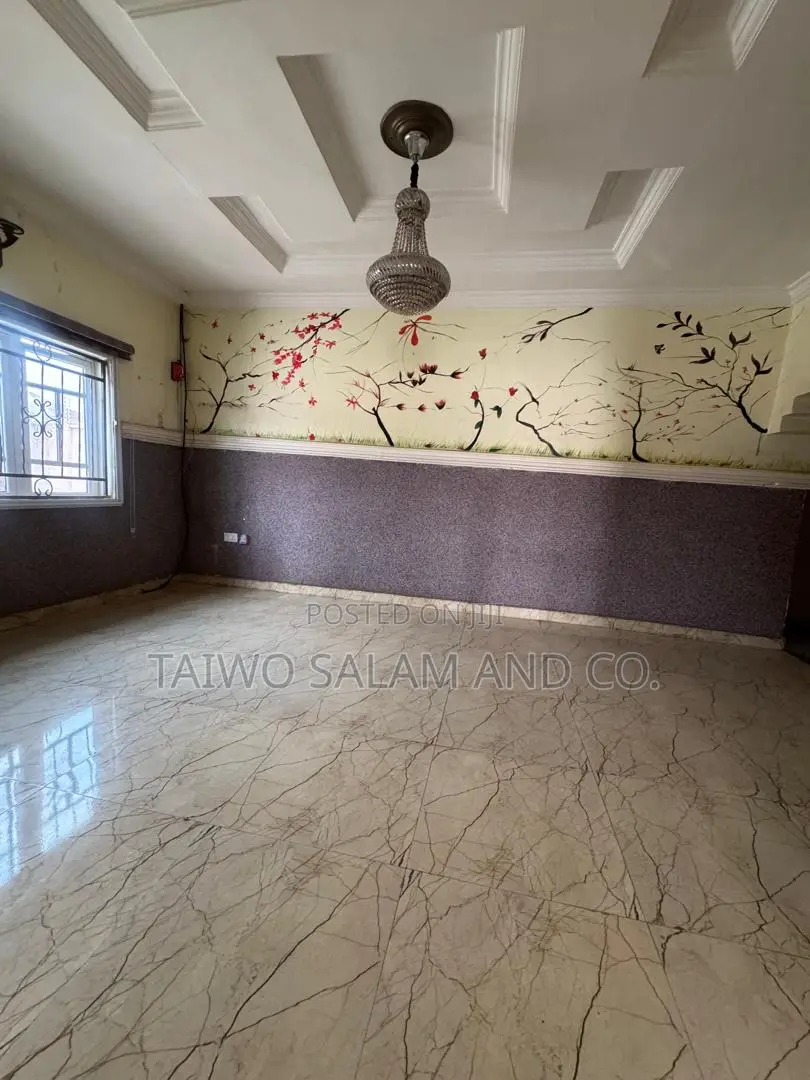 3bdrm Bungalow in Akobo for sale in Akobo