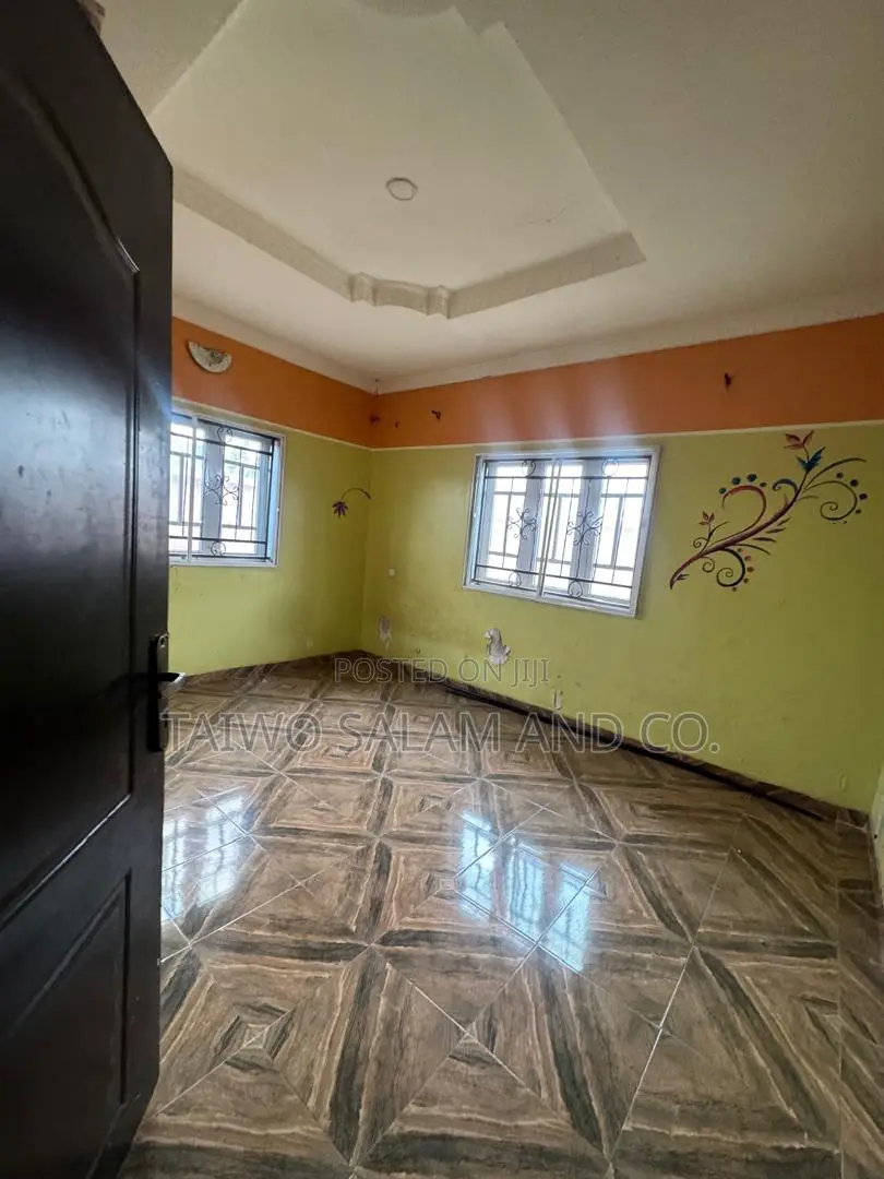 3bdrm Bungalow in Akobo for sale in Akobo