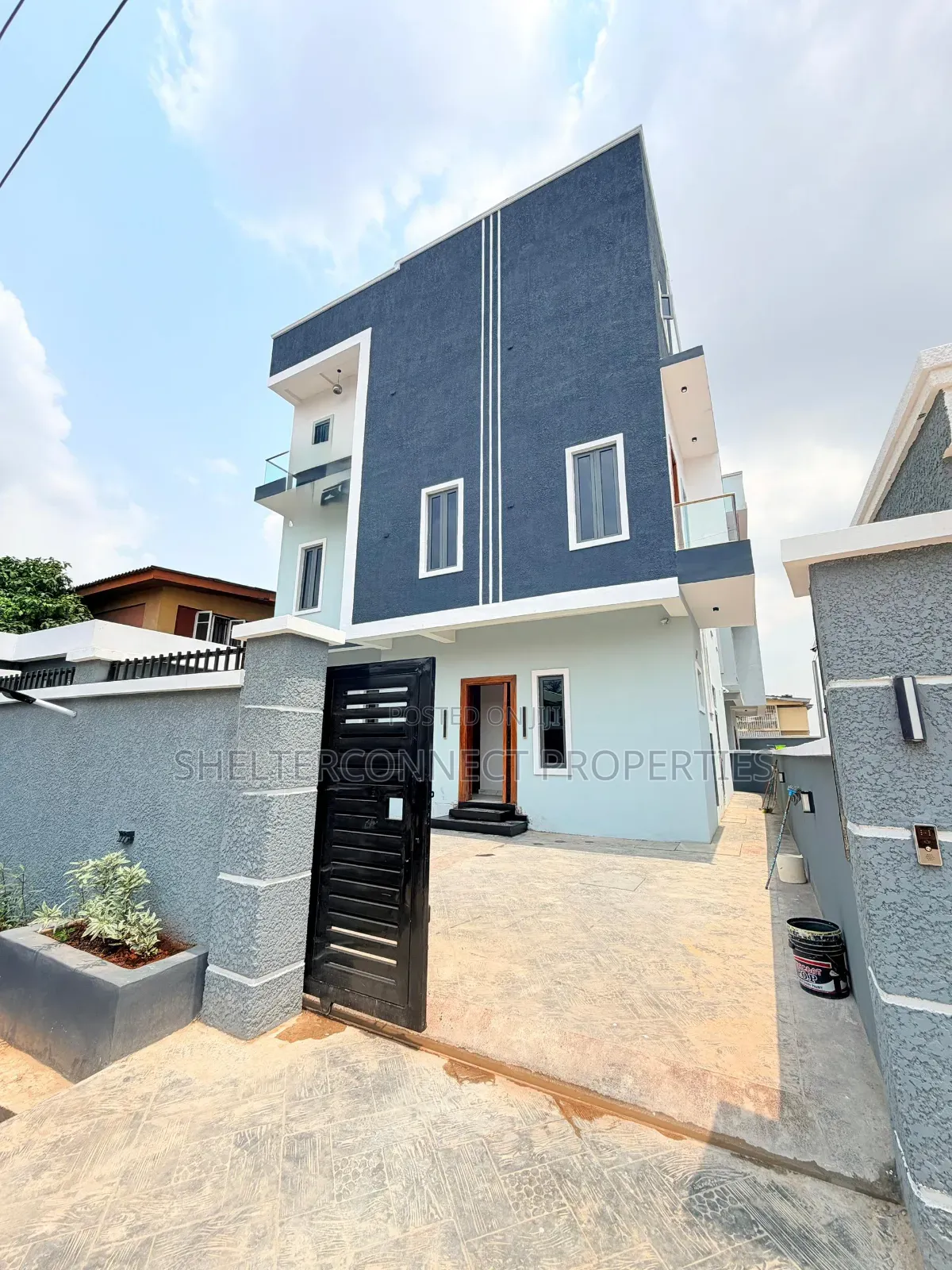 5bdrm Duplex in Adeniyi Jones for sale in Adeniyi Jones